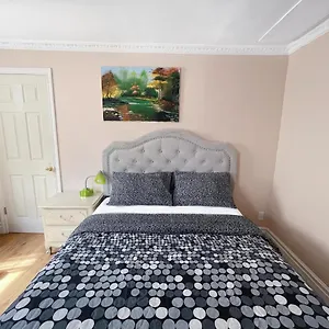 Fall Holiday - Close To The Fall, 3 Mins Drive Holiday home