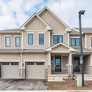 Luxury Townhouse Close To Fairview Casino In Holiday home