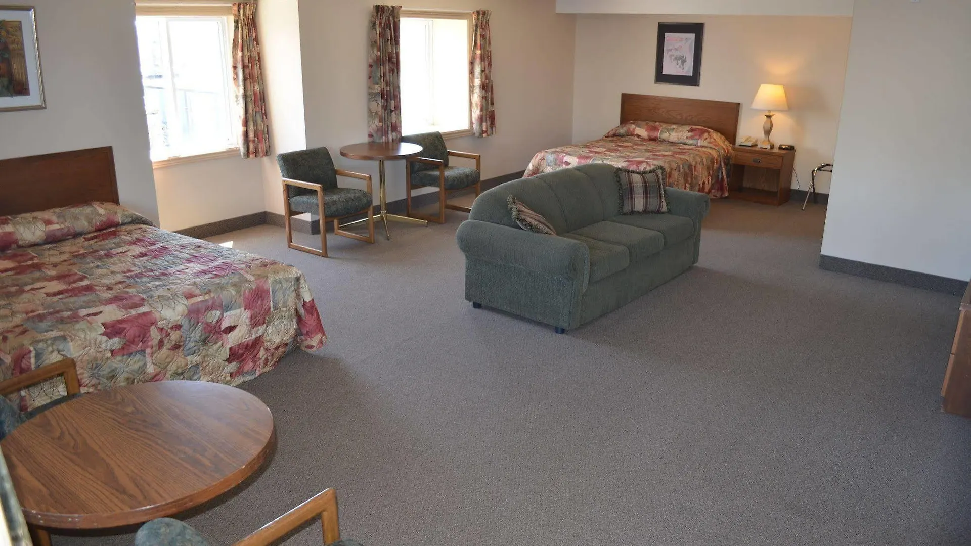 Super 8 By Wyndham Niagara Falls By The Falls